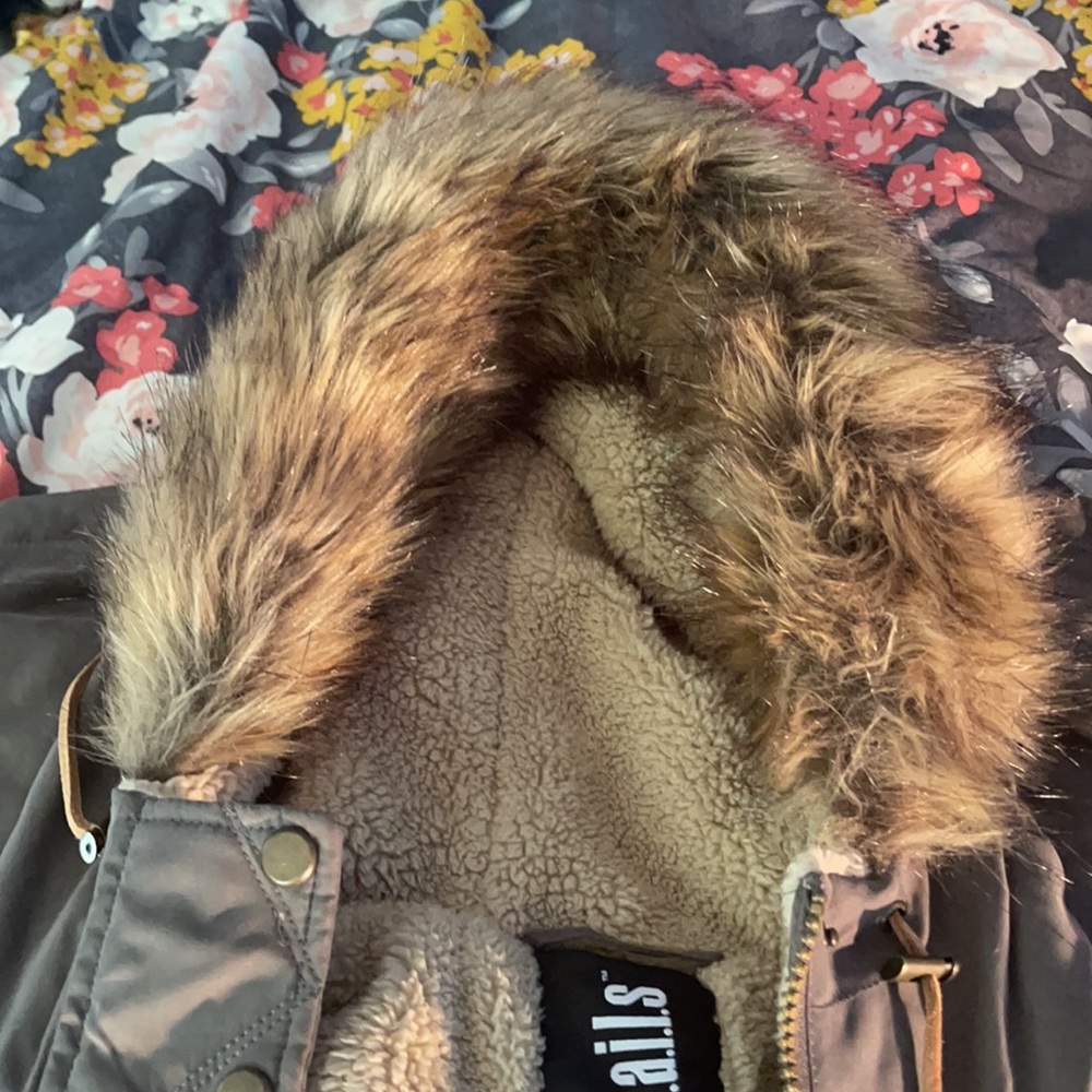 Coat. Size M - Picture 2 of 6